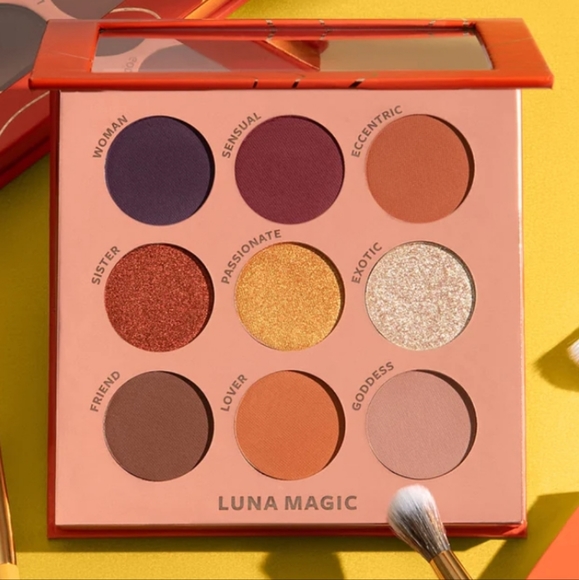 Luna Magic Desnuda 9 shadow - Picture 2 of 6